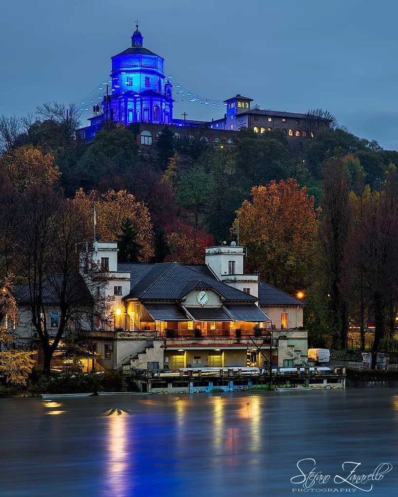 Esperia Torino Exterior (Night)